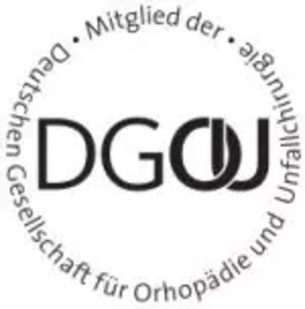 Schwarz-weiße Grafik mit dem Text 'DGO' und dem Schriftzug 'Mitglied der Deutschen Gesellschaft für Orthopädie und Unfallchirurgie' in einem Kreis