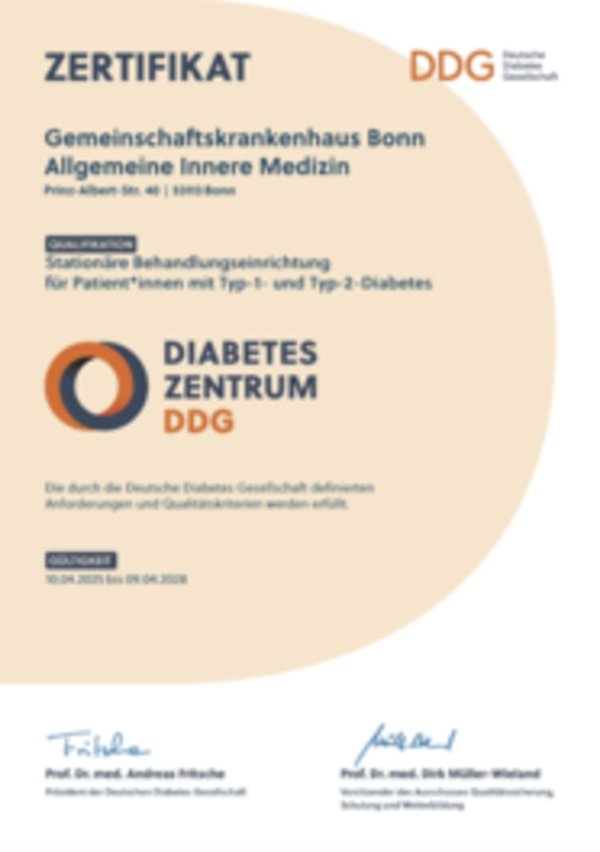 Zertifikat des Gemeinschaftskrankenhauses Bonn für das Diabeteszentrum DDG mit Unterschriften und Stempeln